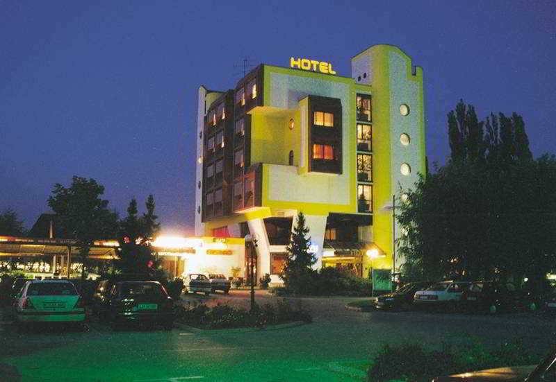 Hotel & Casino Zalec Exterior photo